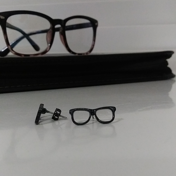 I Love Nerds Earings - Picture 8 of 11